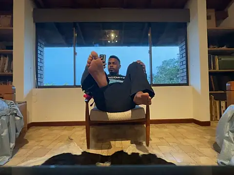 Snapshot of latinbbc_00 chatting on 21, 9, 2025 latinbbc 00 online show from 21, 9, 2025