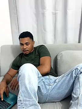 Snapshot of latinbbc_00 chatting on 14, 9, 2025 latinbbc 00 online show from 14, 9, 2025