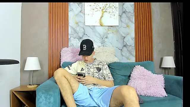 Snapshot of KING_OFF_BOYS chatting on 10, 6, 2026 KING OFF BOYS online show from 10, 6, 2026