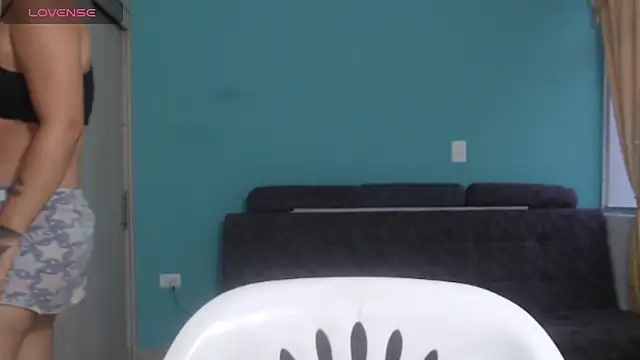 Anthonela Queen online show from 3, 2, 2026