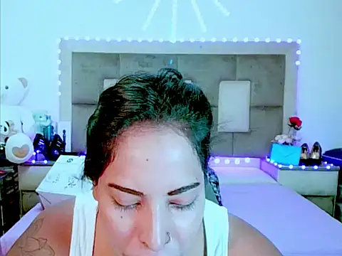 Snapshot of indiantopaz694u chatting on 6, 5, 2026 indiantopaz694u online show from 6, 5, 2026