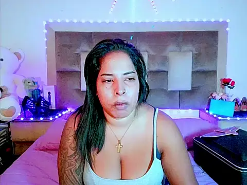 Snapshot of indiantopaz694u chatting on 8, 5, 2026 indiantopaz694u online show from 8, 5, 2026