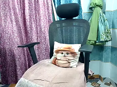 Snapshot of Lovely_Jiya chatting on 4, 10, 2025 Lovely Jiya online show from 4, 10, 2025