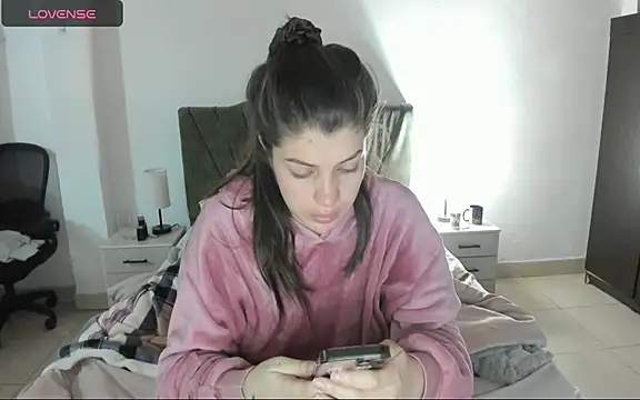 camila tailors online show from 13, 9, 2025