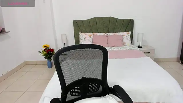 camila tailors online show from 18, 9, 2025