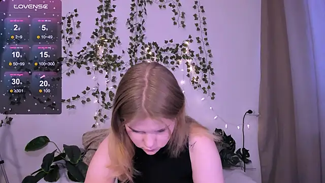 LaseyMoon online show from 21, 3, 2025