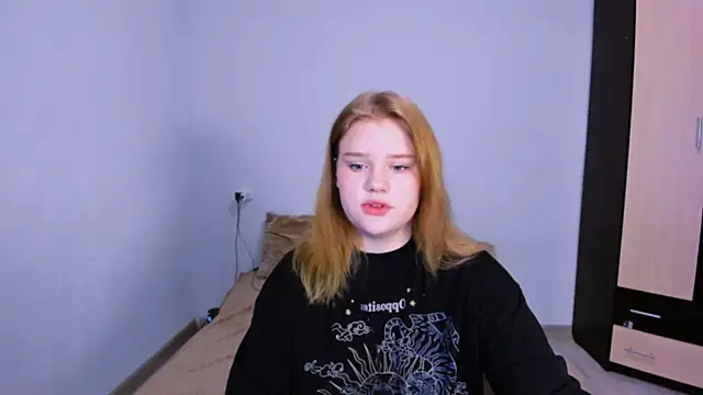 LaseyMoon online show from 27, 11, 2025