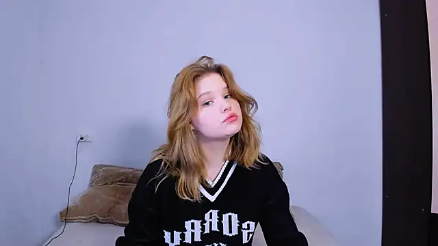 LaseyMoon online show from 15, 10, 2025