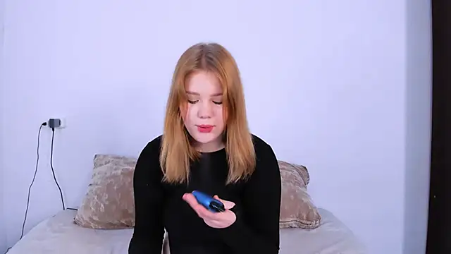 LaseyMoon online show from 25, 10, 2025