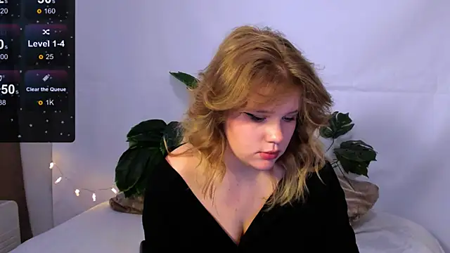 LaseyMoon online show from 2, 3, 2025