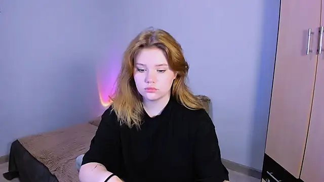 LaseyMoon online show from 8, 11, 2025