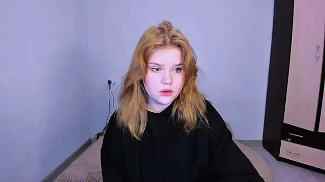 LaseyMoon online show from 26, 11, 2025