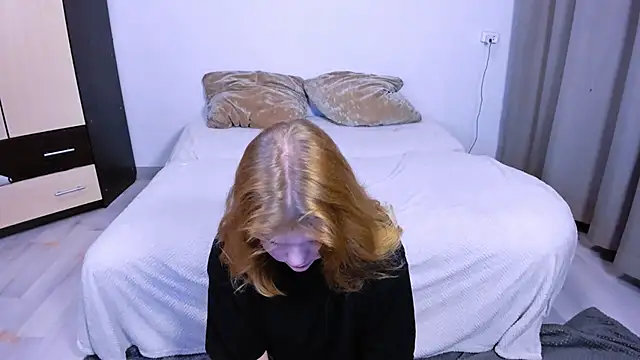 LaseyMoon online show from 8, 10, 2025