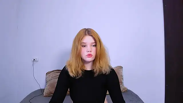 LaseyMoon online show from 13, 10, 2025