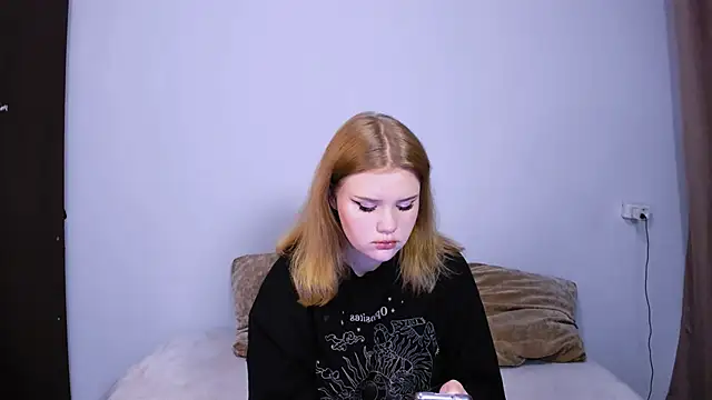 LaseyMoon online show from 30, 9, 2025