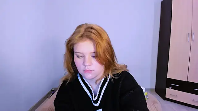 LaseyMoon online show from 11, 11, 2025