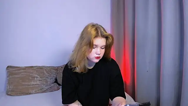 LaseyMoon online show from 26, 9, 2025