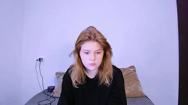 LaseyMoon online show from 2, 11, 2025