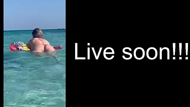 Snapshot of _Allie_ chatting on 27, 10, 2025 Allie online show from 27, 10, 2025