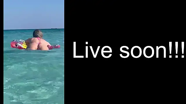 Snapshot of _Allie_ chatting on 20, 10, 2025 Allie online show from 20, 10, 2025