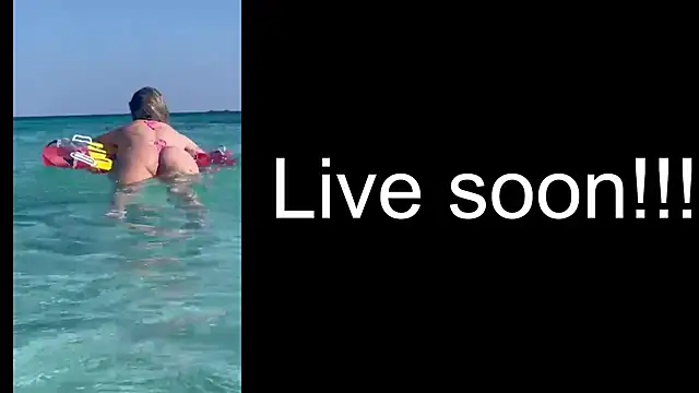 Snapshot of _Allie_ chatting on 30, 10, 2025 Allie online show from 30, 10, 2025