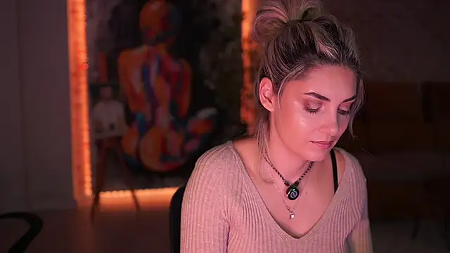 Snapshot of _Allie_ chatting on 14, 11, 2025 Allie online show from 14, 11, 2025