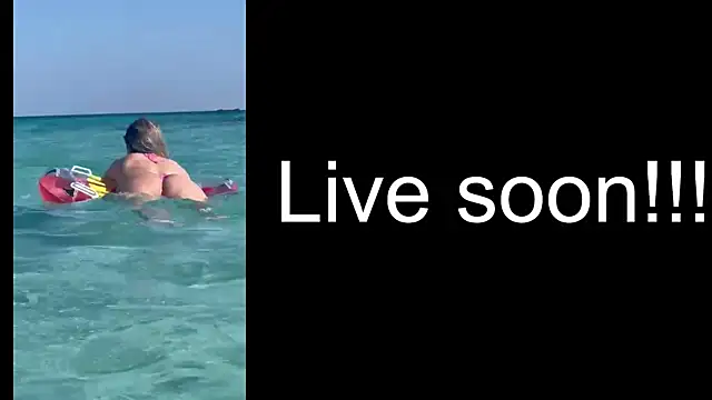 Snapshot of _Allie_ chatting on 18, 10, 2025 Allie online show from 18, 10, 2025