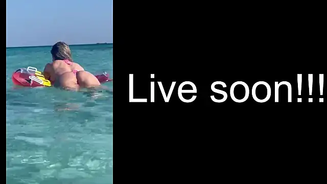 Snapshot of _Allie_ chatting on 17, 11, 2025 Allie online show from 17, 11, 2025