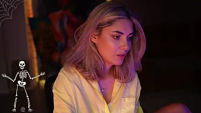 Snapshot of _Allie_ chatting on 26, 10, 2025 Allie online show from 26, 10, 2025