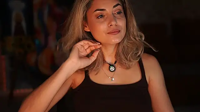 Snapshot of _Allie_ chatting on 12, 11, 2025 Allie online show from 12, 11, 2025