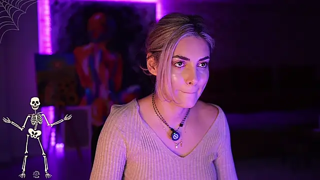 Snapshot of _Allie_ chatting on 28, 10, 2025 Allie online show from 28, 10, 2025