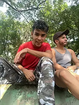 Snapshot of twinks_28 chatting on 3, 11, 2025 twinks 28 online show from 3, 11, 2025