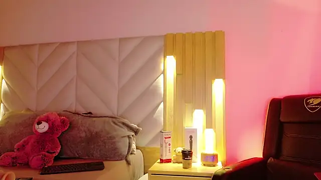 Anaise latif online show from 28, 3, 2026