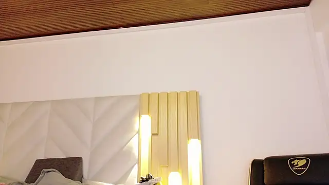 Anaise latif online show from 10, 3, 2026