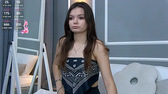 AsterQuinn online show from 17, 11, 2025