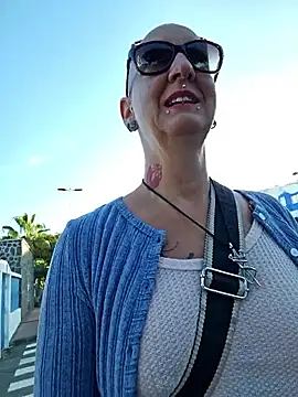 Emma Milf25 online show from 25, 9, 2025