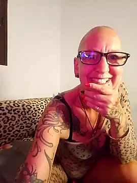 Emma Milf25 online show from 25, 11, 2025