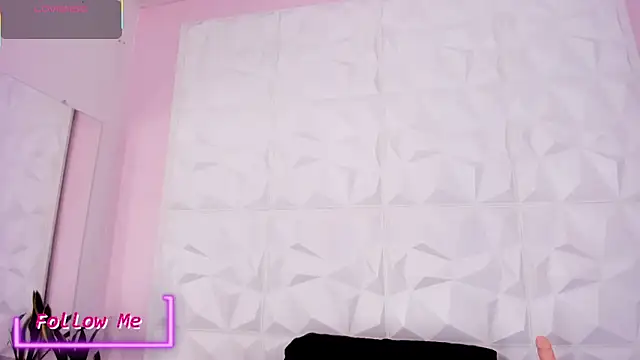 Snapshot of Valeriagomez_ chatting on 24, 11, 2025 Valeriagomez online show from 24, 11, 2025