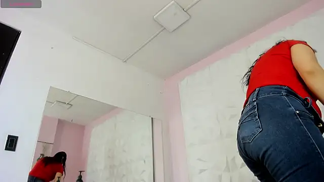 Snapshot of Valeriagomez_ chatting on 29, 10, 2025 Valeriagomez online show from 29, 10, 2025