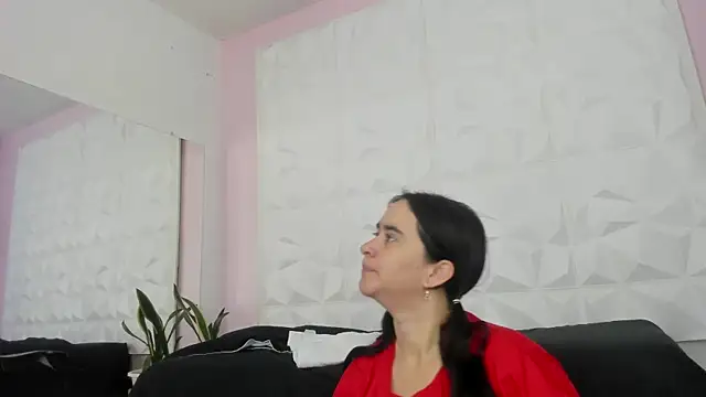 Snapshot of Valeriagomez_ chatting on 19, 10, 2025 Valeriagomez online show from 19, 10, 2025