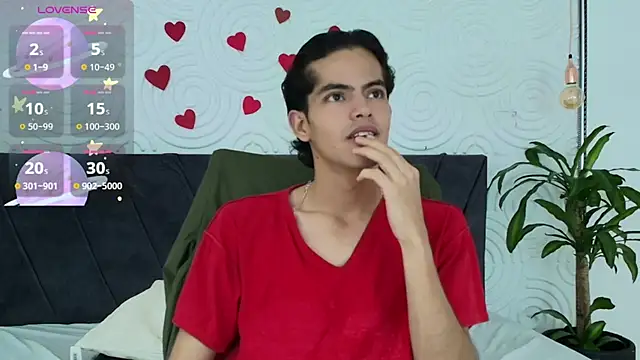 Snapshot of Maximoherrera_16 chatting on 28, 4, 2026 Maximoherrera 16 online show from 28, 4, 2026