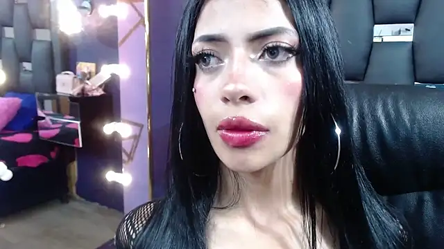 EMYCLARK01 online show from 12, 3, 2026