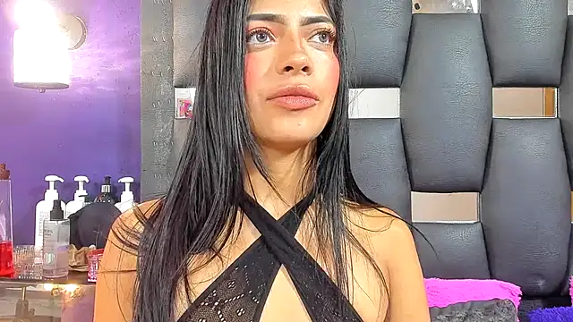 EMYCLARK01 online show from 18, 1, 2026