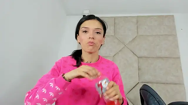 Vaiolett Smith online show from 6, 11, 2025