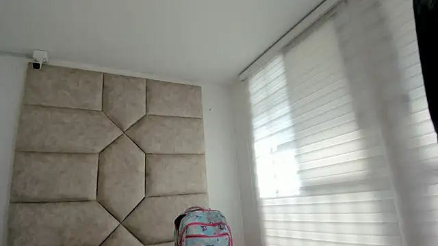 Vaiolett Smith online show from 7, 11, 2025