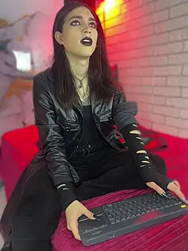 MaeveKuro online show from 21, 7, 2026