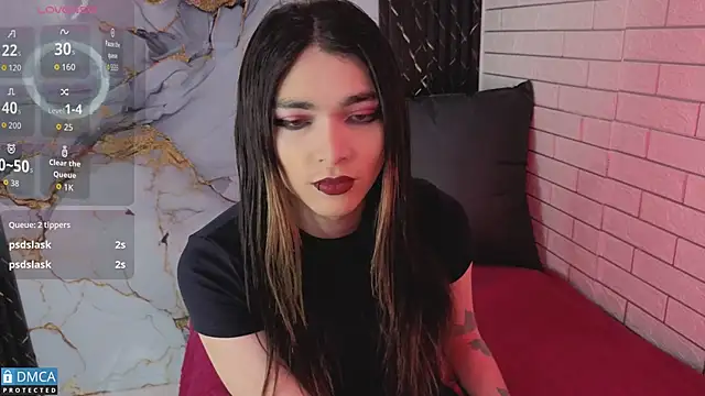 Snapshot of MaeveKuro chatting on 1, 5, 2026 MaeveKuro online show from 1, 5, 2026