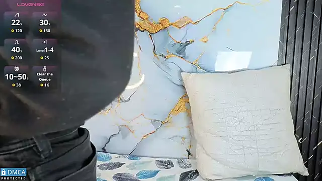 MaeveKuro online show from 30, 10, 2025