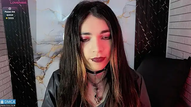 Snapshot of MaeveKuro chatting on 27, 4, 2026 MaeveKuro online show from 27, 4, 2026
