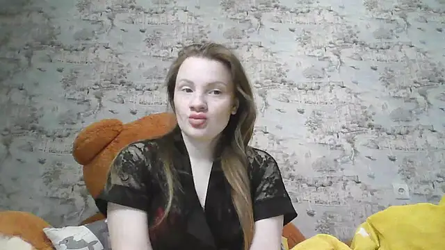Eveline May online show from 3, 3, 2025